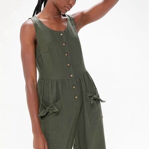 Urban Outfitters Green Sleeveless Jumpsuit with Relaxed Fit